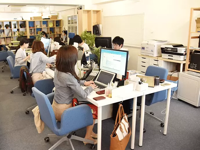 ワンフロアのオフィスは代表との距離も近く、意見も言いやすい雰囲気です。