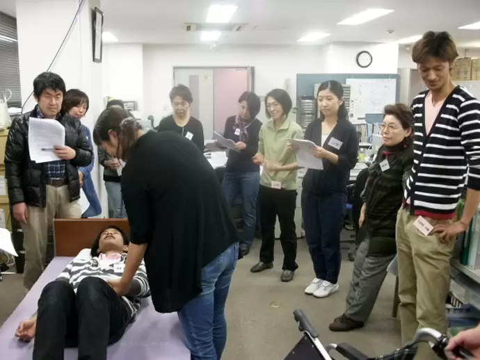 社内での研修、勉強会を開催して、全員でスキルアップ向上に励んでいます。