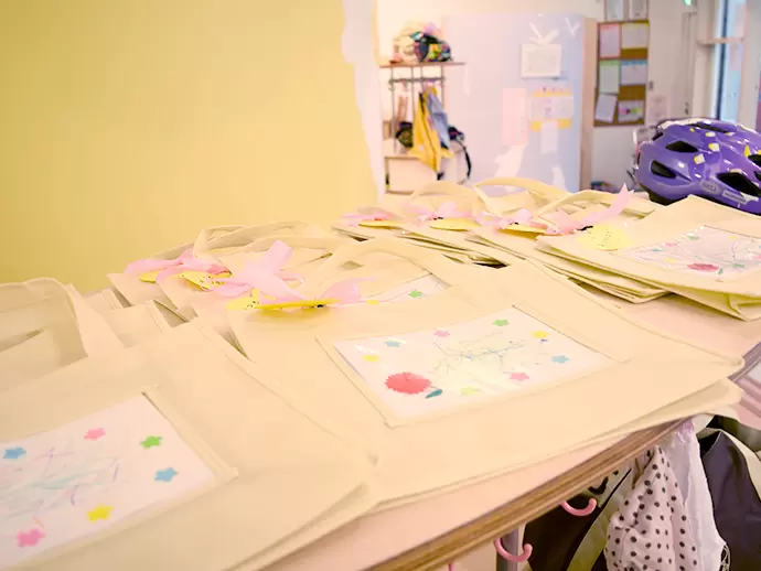 母の日のプレゼントを手作り！絵や文字、工作などがうまくなっていく様子に大きなやりがいを感じられます◎