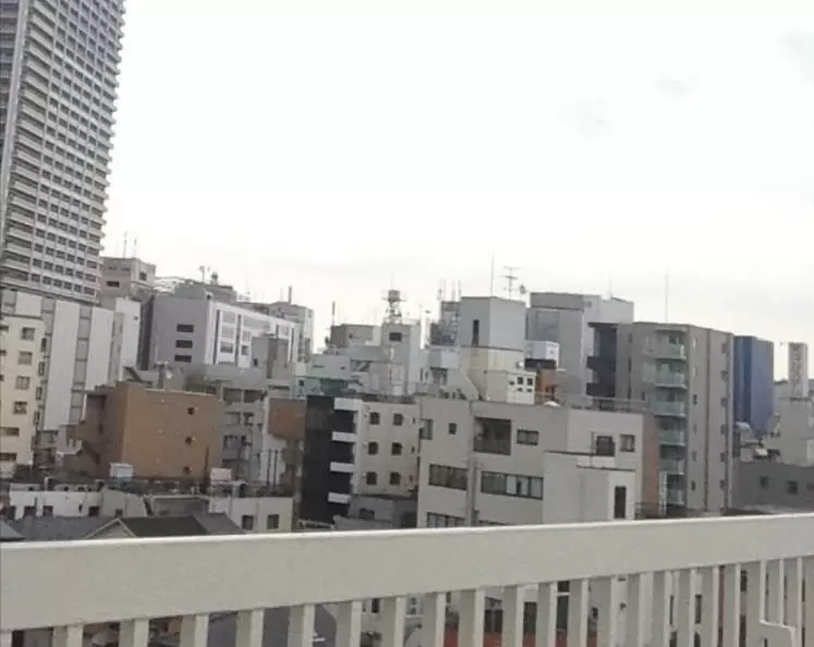 立川駅南口より徒歩6分です(屋上から駅方面を撮影)