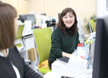 上司や先輩へも相談がしやすく、距離が近いことも働きやすいポイントです。