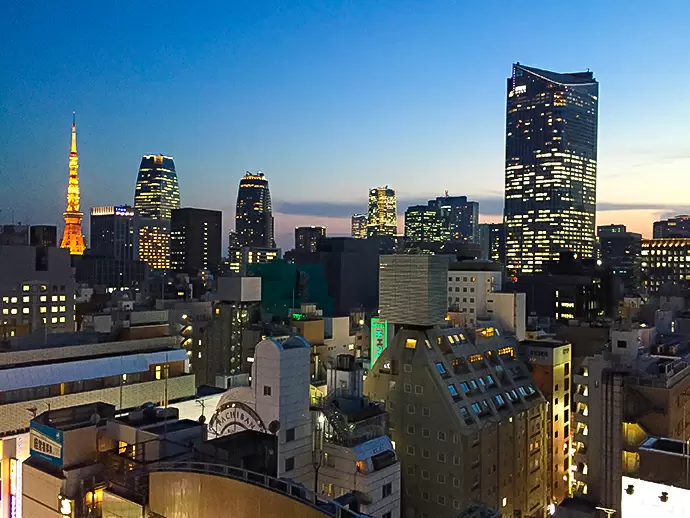 新橋で人気の高いオフィス★ビルの11階なので夜は夜景を一望できます！