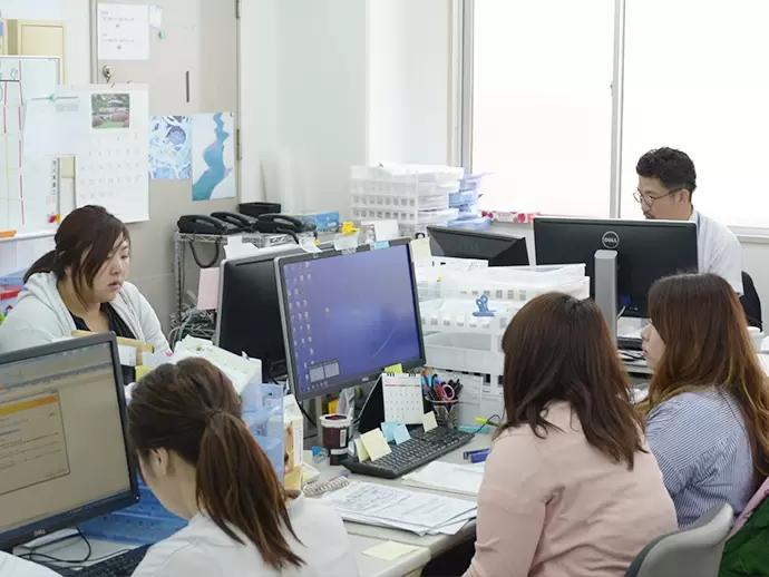 前職は主婦やコールセンター、アパレルなど様々！未経験からでも活躍できますよ。