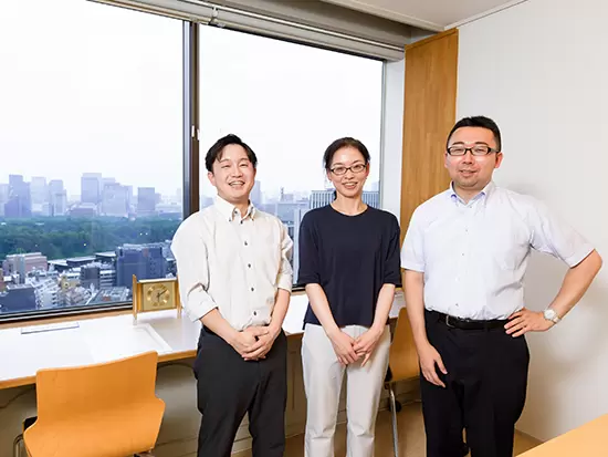 クライアント企業から受ける税務や経営等の相談は、社内の会計士・税理士を交えチームで解決します。