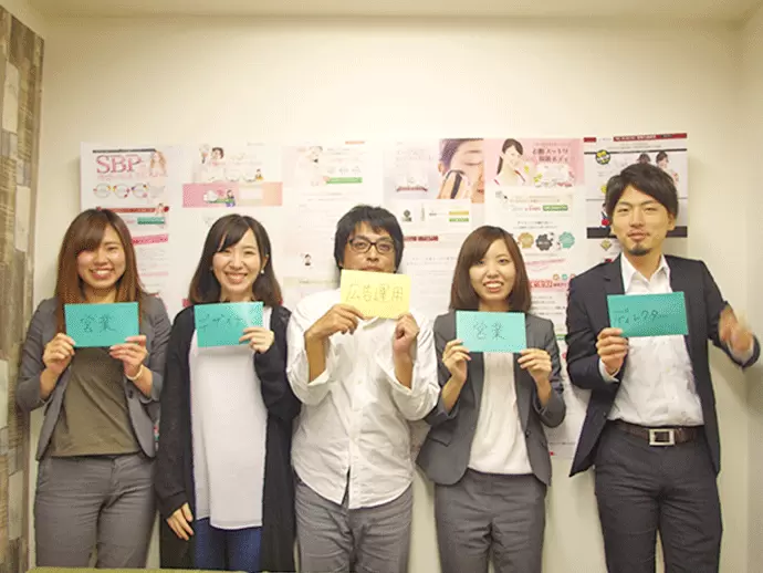 女性社員も営業、デザイナー、広告運用と各部署で活躍しています