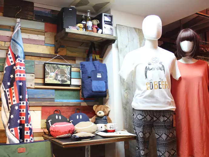 原宿オフィスのショールーム。初めはこちらでブランドの商品を学びましょう。