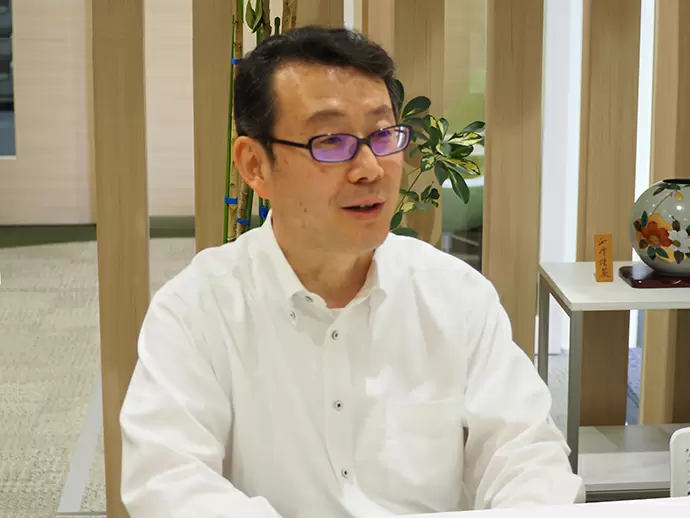 「今回、採用を担当します。気になることがあったら、気軽にご連絡くださいね」