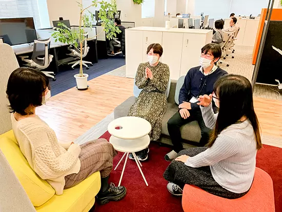 OJT研修で不安が解決しやすい環境を用意！少数部署ならではのコミュニケーションの取りやすさもポイント♪