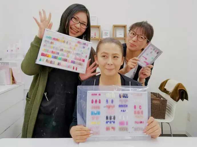 20～30代の女性が活躍中。相手を思いやってサポートし合う社風なので、安心して入社してください♪