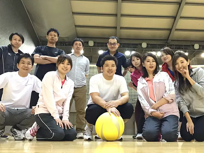 スタッフ間はとても仲が良く、スポーツ大会などを行っています！
