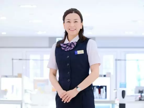 接客に必要な知識や小田急百貨店でのルール、マナー等現場の先輩社員が丁寧にサポートします。