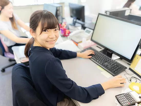 働きやすい環境です！東証一部上場グループで福利厚生なども安心！