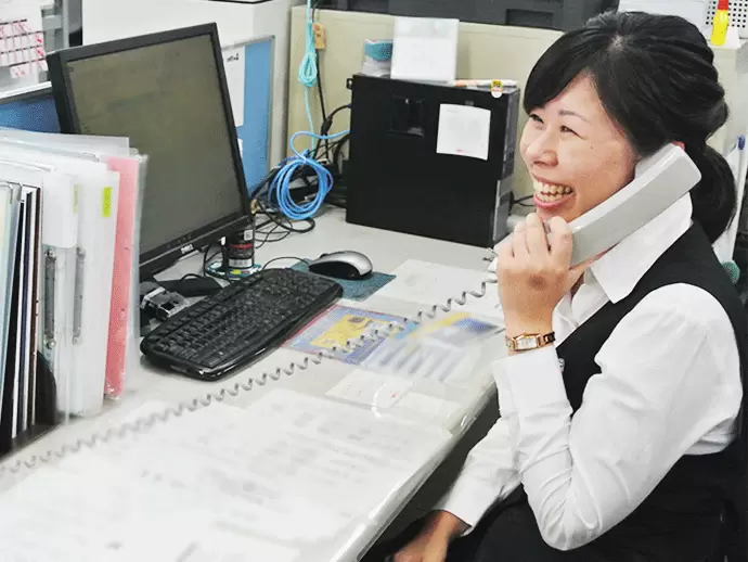 TEL対応などコミュニケーションを取ることも多いので、事務的な作業だけだと飽きてしまう方にはピッタリ！