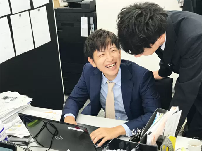 先輩上司が優しく指導致します。