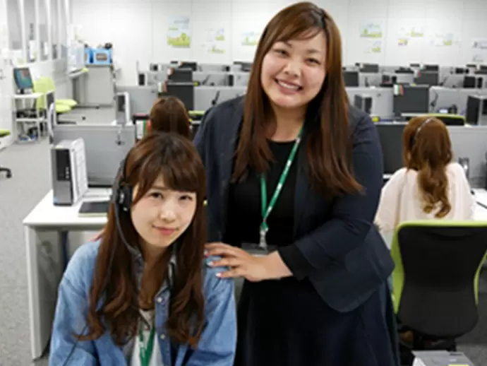 一緒に働く先輩も同僚も、みんな気さくな仲間です。ファッションも自由でフランクな雰囲気★