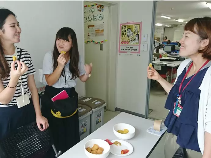 発売前の新商品の試食会の様子♪