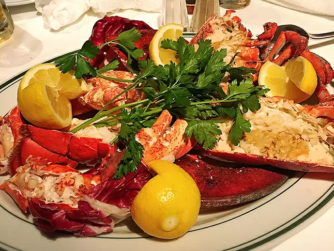 月に1回、社員全員でミシュラン掲載の美味しいお店に食事へ行きます☆仕事の原動力の１つです！