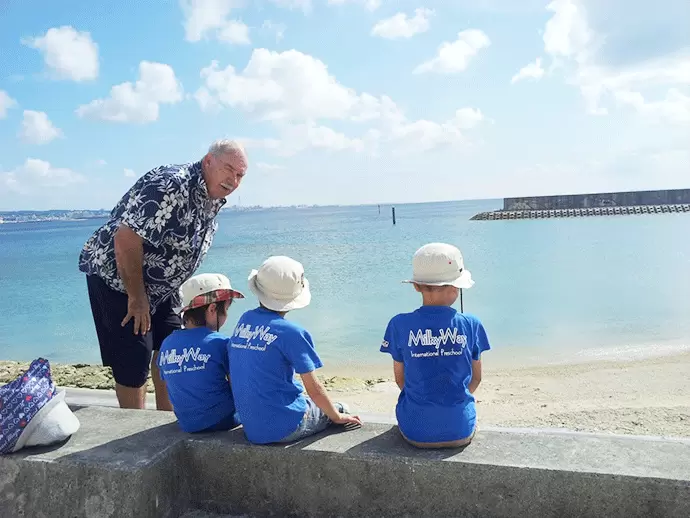 沖縄のアメリカンスクールでのお泊り保育。先生も学べる機会が多いのが当園の特徴！