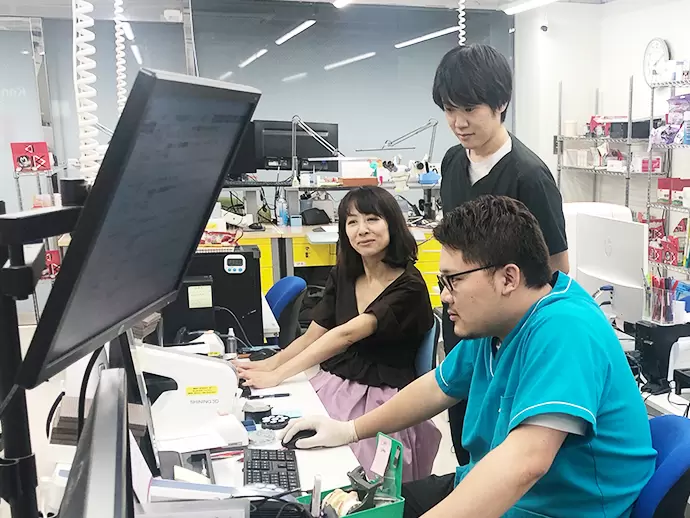 分からないことがあればスグに聞ける環境なので業界未経験でも安心です！