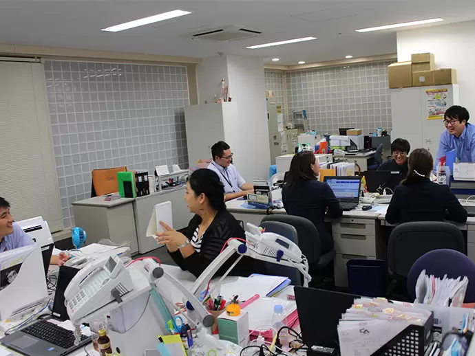 上司や先輩がすぐそばにいますので、相談しやすい職場です。