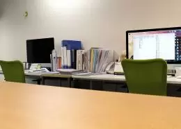 少人数なのでスペースがあり、ゆったりと働ける環境です！