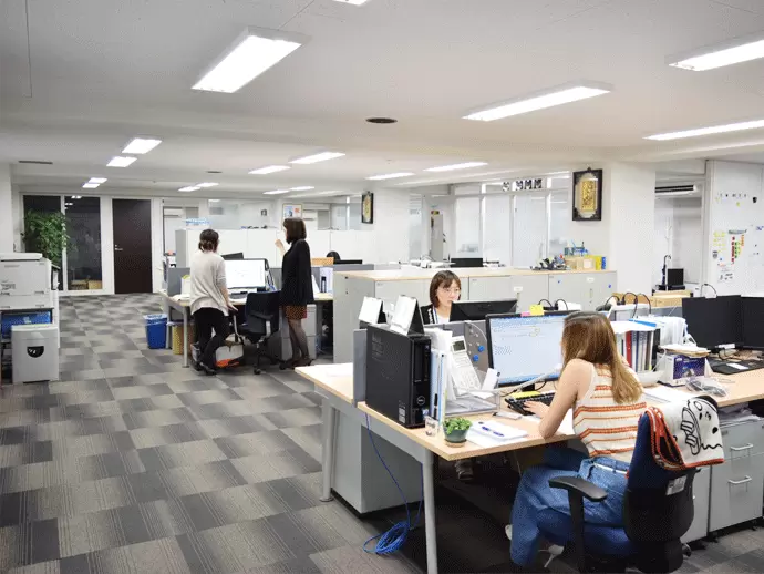オフィスは最寄駅から徒歩5分！通勤もとっても便利です。