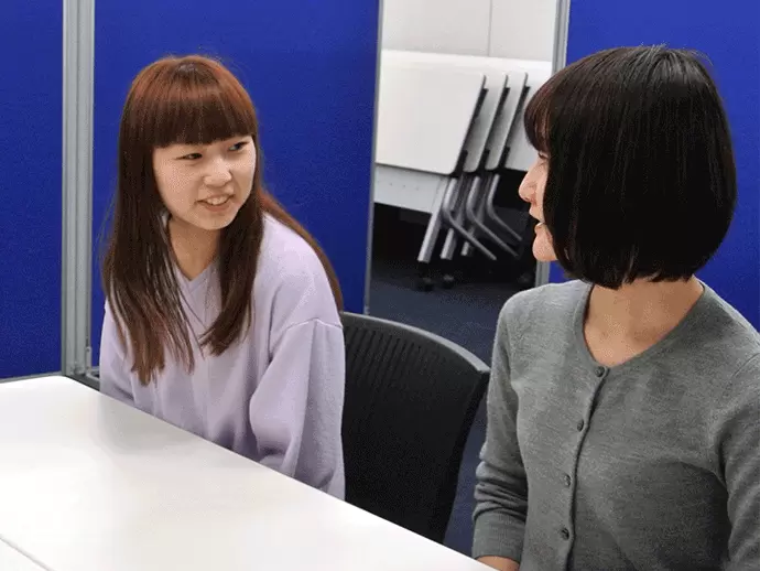 社員同士で情報共有をしたり、わからないことは教えあう風土です。