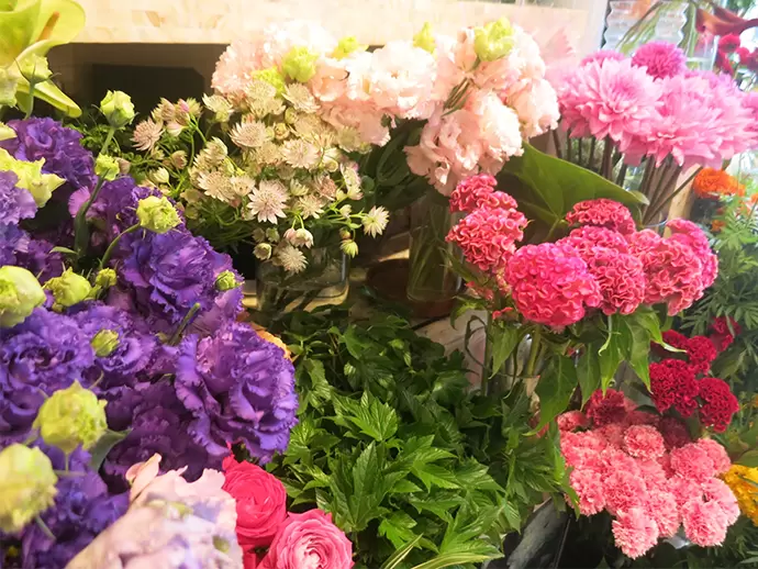 豊富なお花のラインナップは、当社最大の魅力の一つ。
