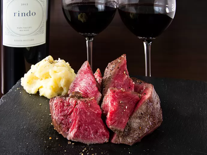 本物の味が体感できるお店として、肉通のコアな方々にも支持されています。