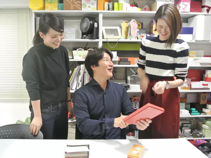 少数精鋭だから、社員みんなでアイデアを出し合って、お客様に気に入っていただけるようにご提案します。