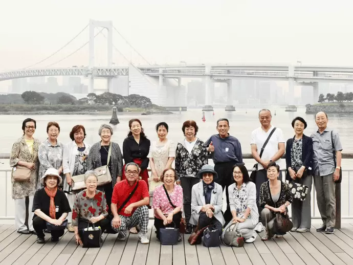 当社の旅行事業では、バスツアーなどを中心に多くのシニア世代のお客様にご参加いただいています。