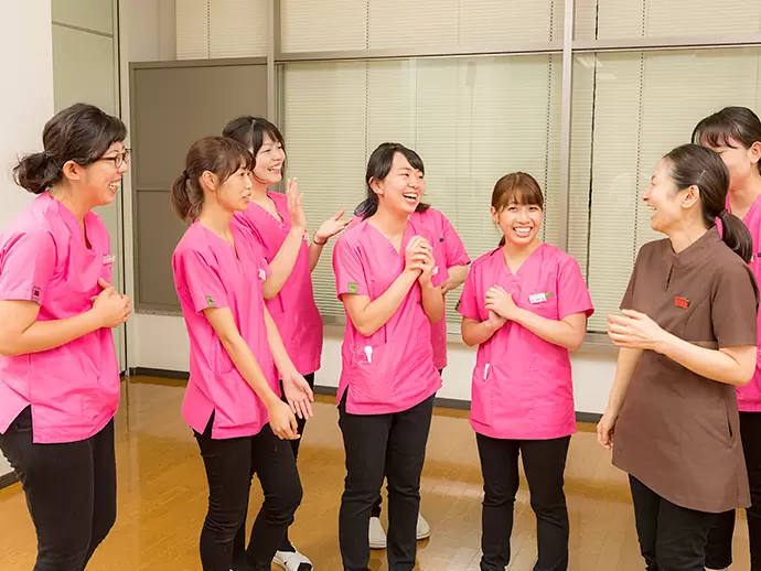 20～30代の若いメンバーが多く、チームワークがいいのも自慢◎和気あいあいと仲良く働いています！