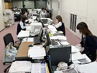 オフィス内は広々としているので、自分のスペースもゆったり。