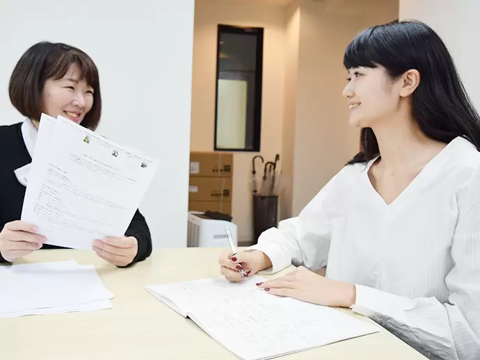 全社員が同じフロアで作業しており、代表との距離も近いため、壁がなく、意見が伝えやすい環境です。