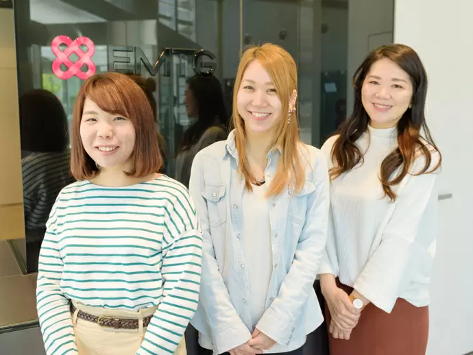 平均年齢27～28歳。女性が活躍しています。