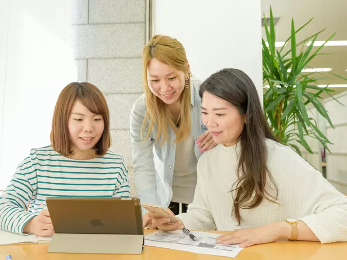 業務改善や案件の詳細について、ミーティングも行います。