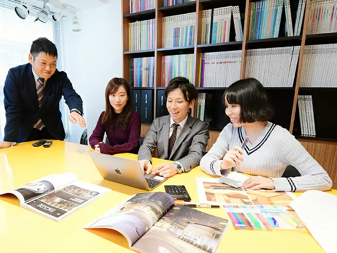 より良い店舗づくりができるよう、社員同士の知識や経験を活かして仕事に取り組んでいます！