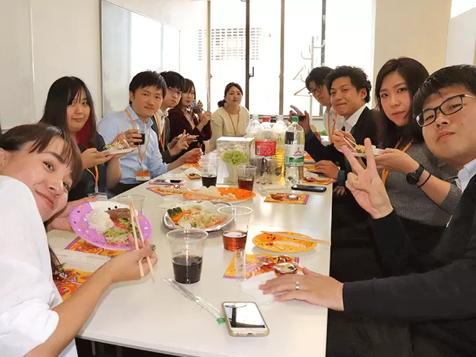 定期的にランチ交流会を実施♪野球観戦に皆で行くなど、社内イベントもたくさん！