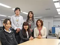チーム内で頻繁に話し合い、情報を共有しています。何かあればすぐに相談できる環境なので、安心です。