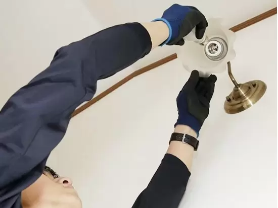 電球の付け替えだけで終わる現場も。老人や女性の一人暮らしなど、そういうニーズも増えています！