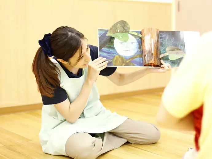 読み聞かせ後の、月1回の「物語メニュー」は、子ども達に大人気。楽しみながら学べるアイデアが大切です。
