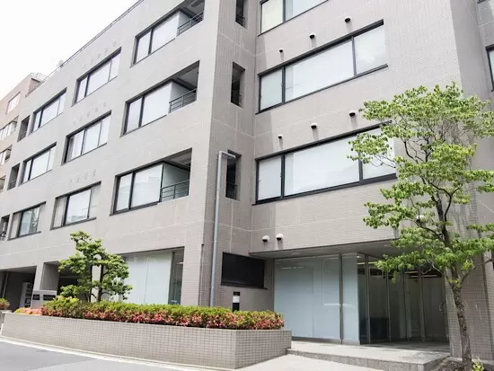 麻布十番の閑静な住宅街にあるオフィス。駅からも近く、仕事に集中出来る環境が整っているのも魅力です。