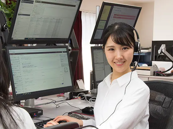 大切なお電話を、優しさと誠実さを込めて丁寧に応対します。