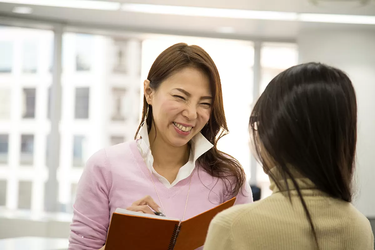役職付きの人も”さん”付けで呼ぶなどフラットな社風なので性別・年齢関係なく、和気合い合いと働けます。