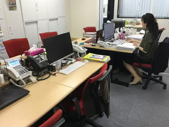 私たちと一緒に、明るく前向きにお仕事していただける方、お待ちしています！