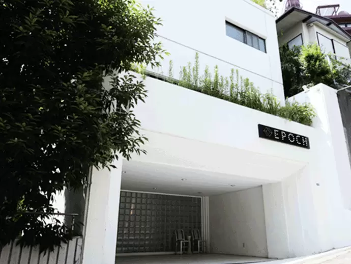 オフィスは閑静な住宅地にある一軒家！開放的な空間でのびのびと働けます。