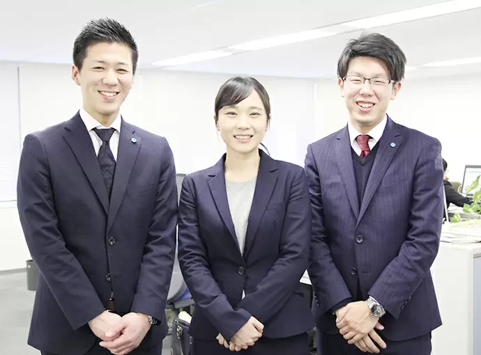 中途入社のスタッフも多数！販売や接客、金融など様々な転職者が活躍しています！