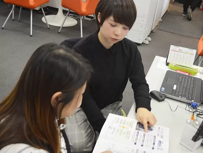 分からないこと、困っていることは身近な先輩たちにすぐ相談してください★