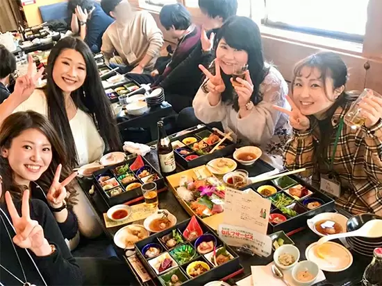 社内イベント①　3ヶ月に1度の交流会の参加率は90%☆