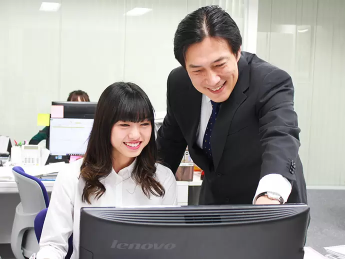 先輩がＰＣの基本作業から教えてくれるから安心♪